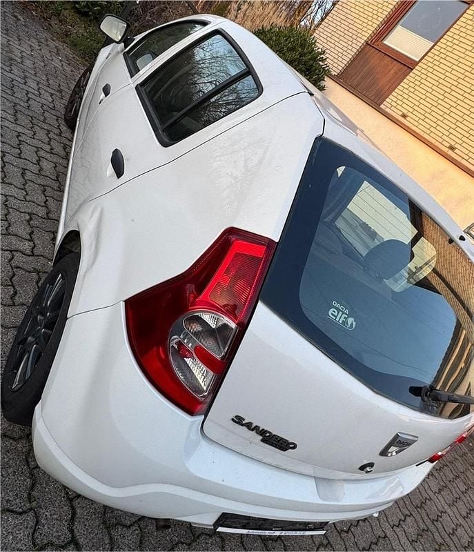 Gebraucht Dacia Sandero 75 PS (55 kW) 2009 Weiß Kleinwagen