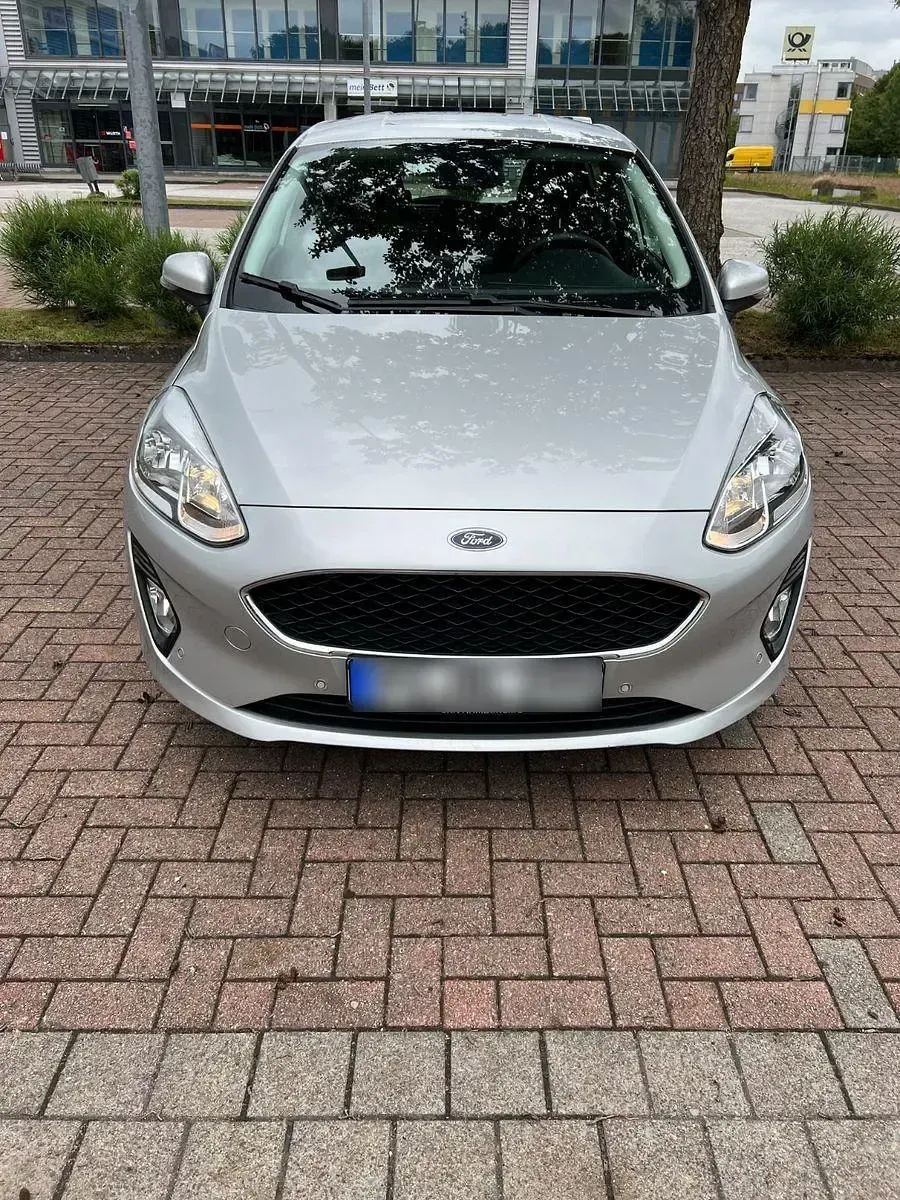 Gebraucht Ford Fiesta Cool & Connect 101 PS (74 kW) 2018 Silber Kleinwagen