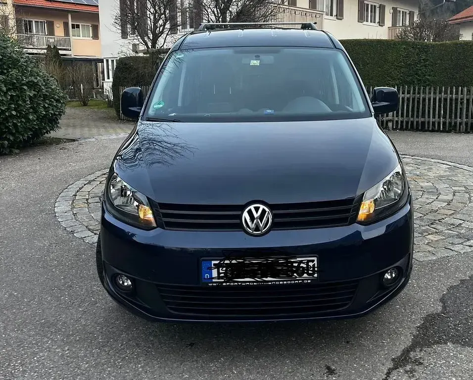 Second-hand VW Caddy 102 CP (75 kW) 2014 Albastru Monovolum