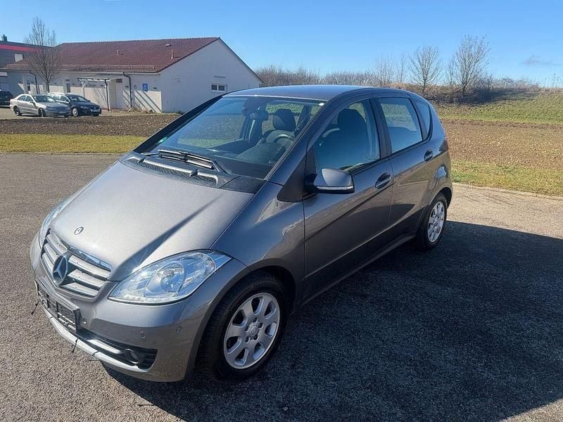 Gebraucht Mercedes A160 95 PS (69 kW) 2012 Grau Limousine