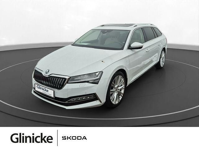 Gebraucht Skoda Superb LAURIN & KLEMENT 218 PS (160 kW) 2020 Weiß Kombi