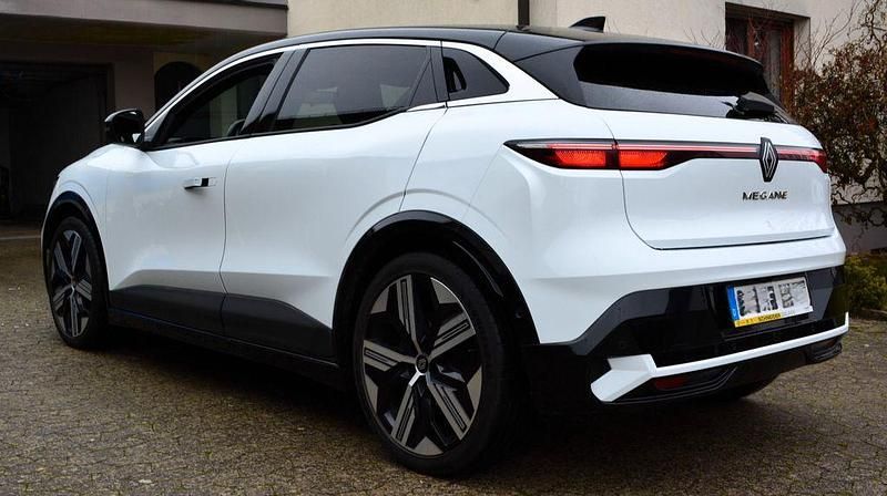 Gebraucht Renault Megane E-Tech Iconic 160 kW (218 PS) 2022 Weiß Limousine