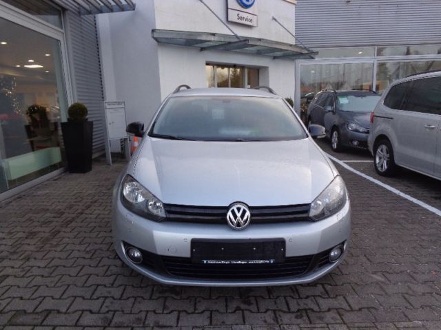 Gebraucht VW Golf VII Match 105 PS (77 kW) 2012 Silber metallic Kombi