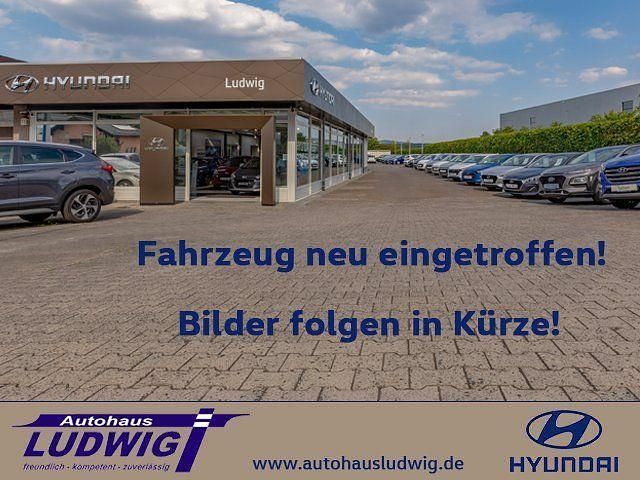 Gebraucht Hyundai i20 Select 101 PS (74 kW) 2021 Weiß Kleinwagen