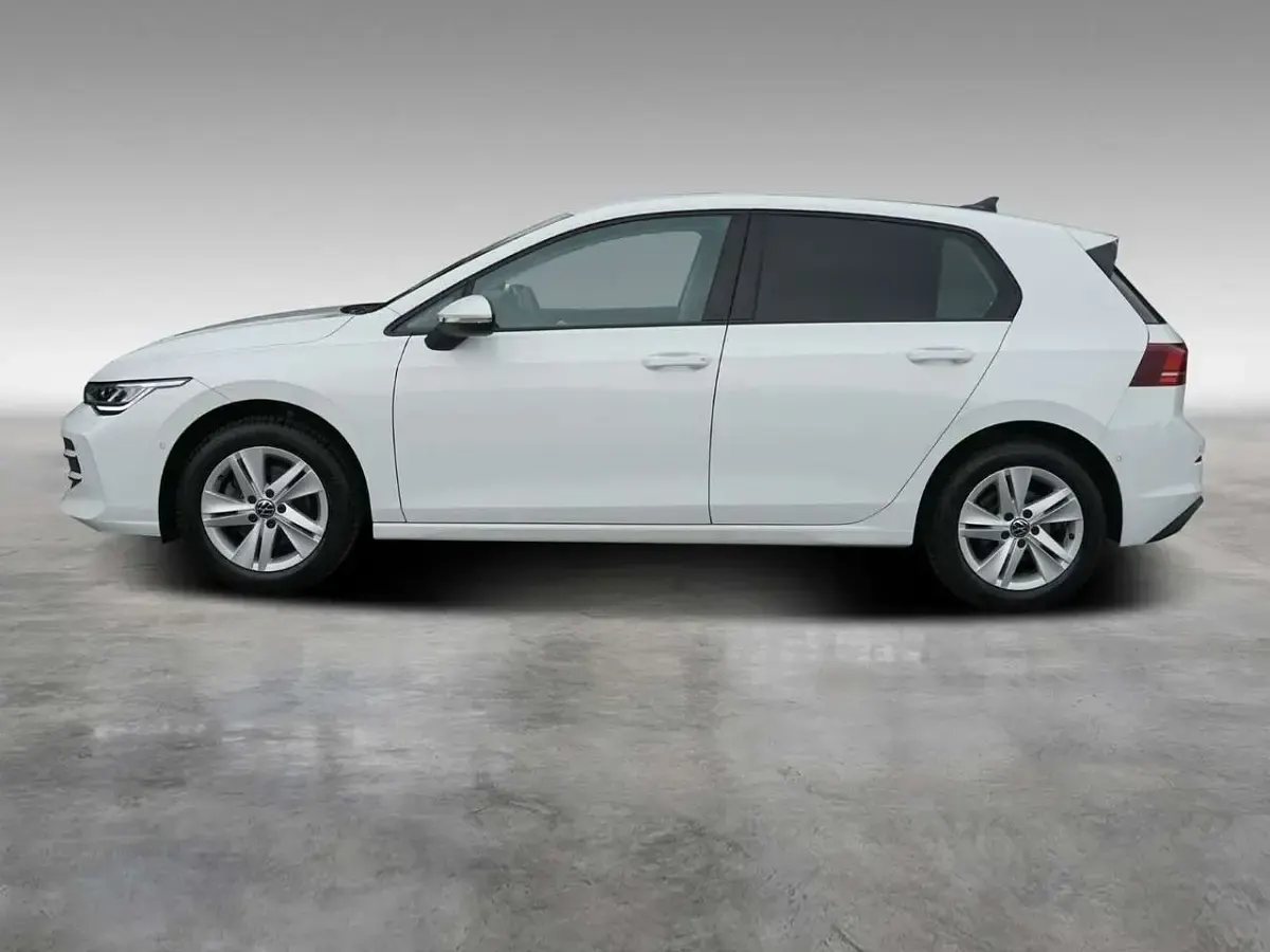 Gebraucht VW Golf VIII Life 116 PS (85 kW) 2025 Pure white Limousine