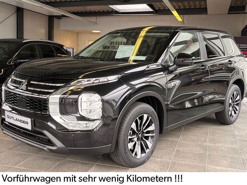 Schwarz Gebraucht 2025 Mitsubishi Outlander P-HEV Plus SUV | 47.700 € - Bild 1/4