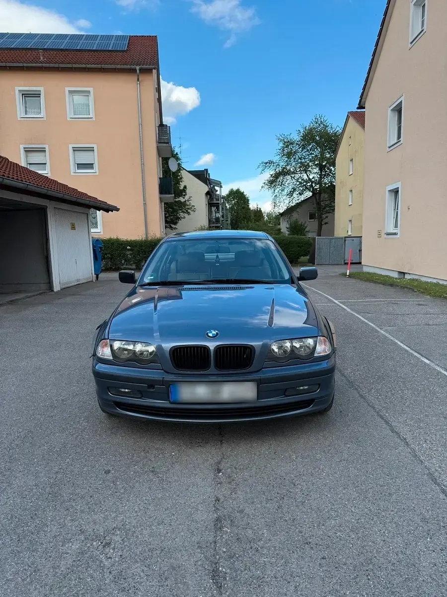 Gebraucht BMW 320 150 PS (110 kW) 1999 Blau Limousine