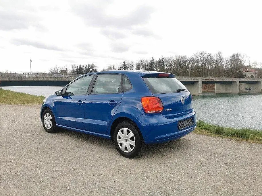 Gebraucht VW Polo 60 PS (44 kW) 2010 Blau Kleinwagen