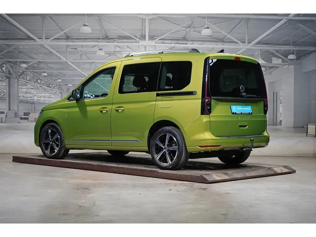Gebraucht VW Caddy Style 122 PS (89 kW) 2022 Grün Van / Kleinbus