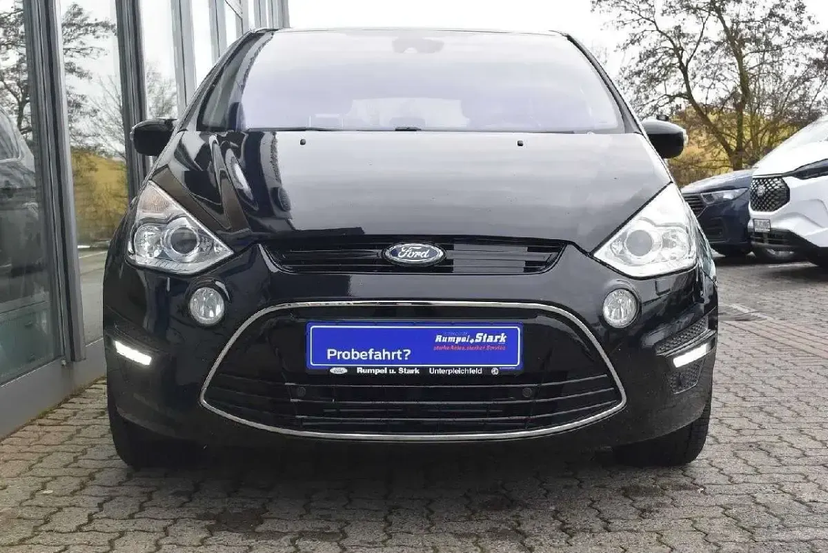 Gebraucht Ford S-MAX Titanium 163 PS (119 kW) 2012 Pantherschwarz metallic Van / Kleinbus