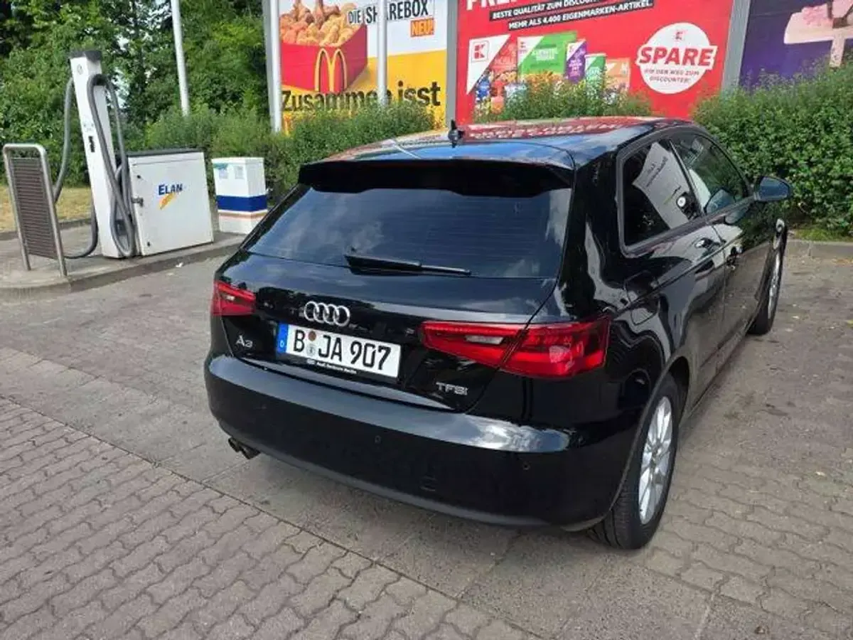 Gebraucht Audi A3 Ambiente 179 PS (131 kW) 2015 Schwarz Limousine