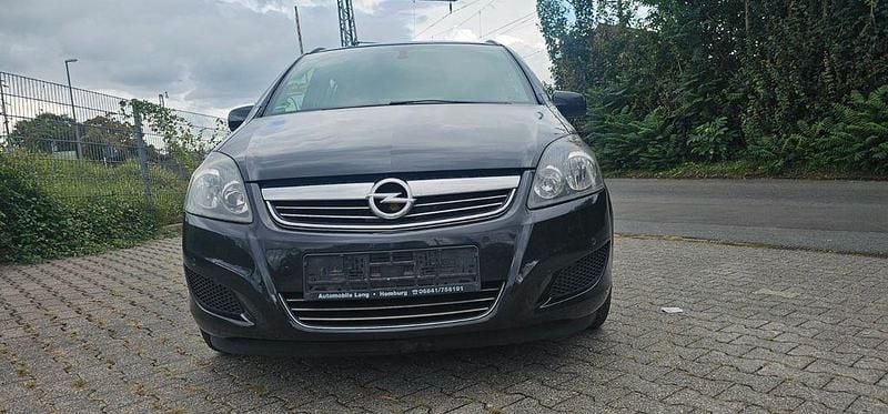 Schwarz Gebraucht 2013 Opel Zafira Family Van / Kleinbus | 3.400 € (Superpreis) - Bild 1/4