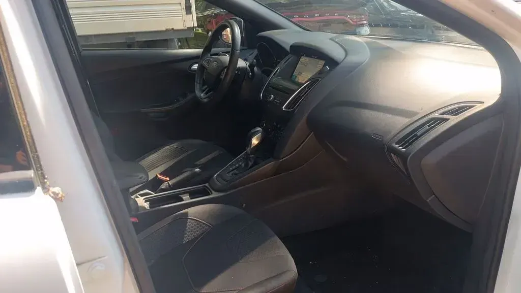 Gebraucht Ford Focus ST-Line 125 PS (91 kW) 2018 Weiß Limousine