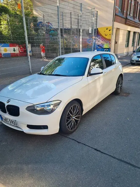 Gebraucht BMW 116 Sport Line 136 PS (100 kW) 2012 Weiß Kleinwagen