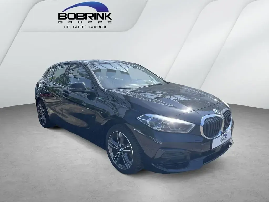 Gebraucht BMW 118 Sport Line 150 PS (110 kW) 2023 Schwarz Limousine