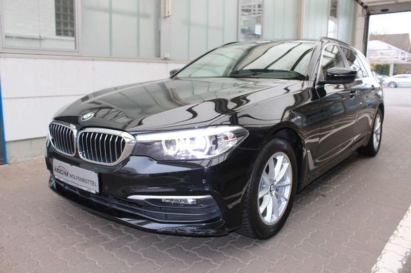 Gebraucht BMW 520 Sport Line 190 PS (139 kW) 2018 Schwarz Kombi
