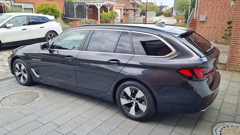 Gebraucht BMW 520 190 PS (139 kW) 2022 Schwarz Kombi