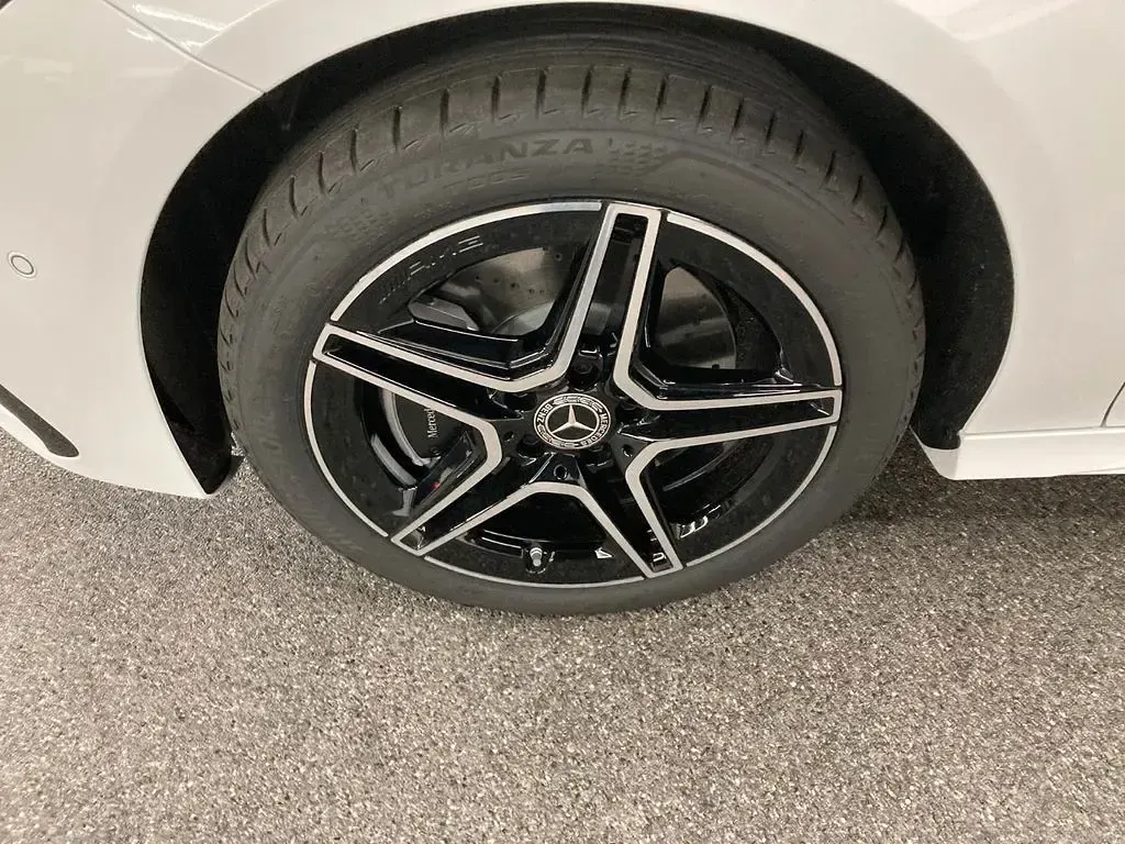 Gebraucht Mercedes CLA250 163 PS (119 kW) 2023 Weiß Coupé