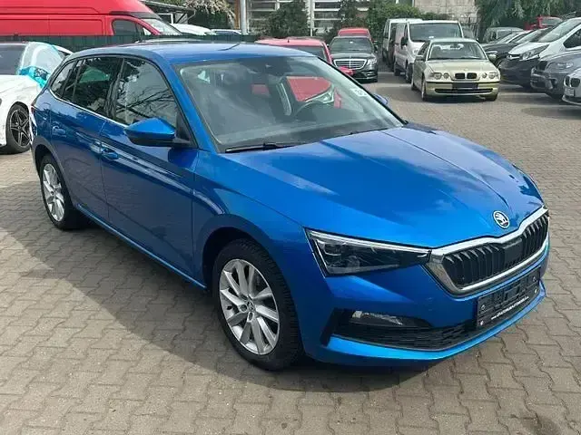 Gebraucht Skoda Scala Style 110 PS (80 kW) 2021 Modra race/race blue Kleinwagen