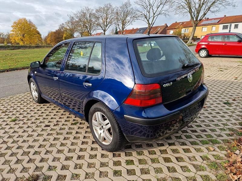 Gebraucht VW Golf 105 PS (77 kW) 2002 Blau Limousine