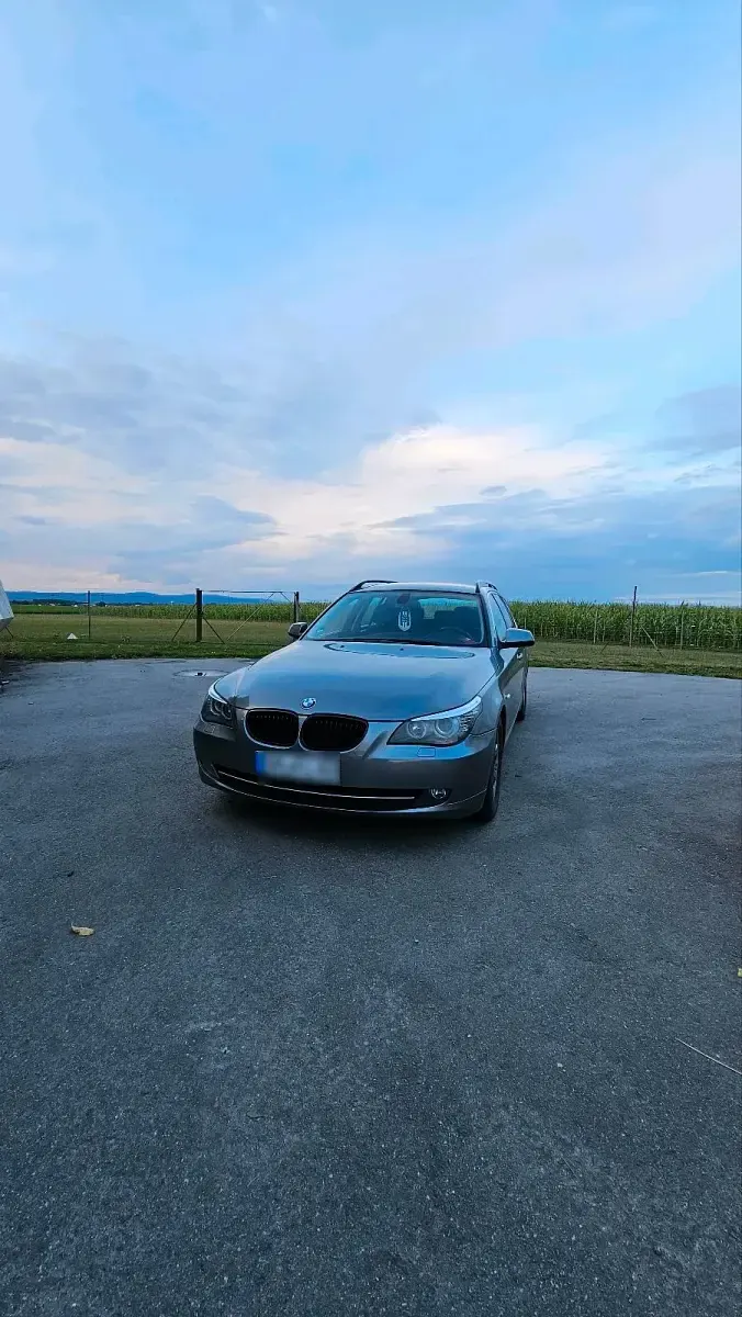 Gebraucht BMW 523 190 PS (139 kW) 2009 Silber Kombi