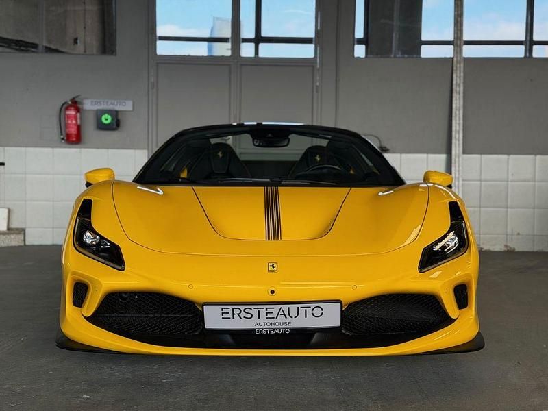 Gebraucht Ferrari F8 721 PS (530 kW) 2022 Gelb Cabrio