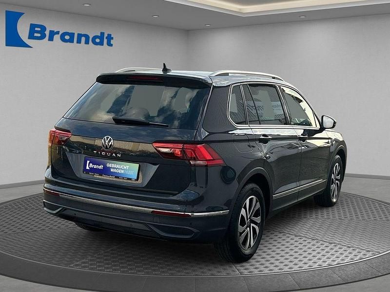 Gebraucht VW Tiguan Active 150 PS (110 kW) 2021 Grau SUV