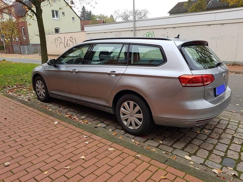 Second-hand VW Passat 150 CP (110 kW) 2018 Argintiu Break