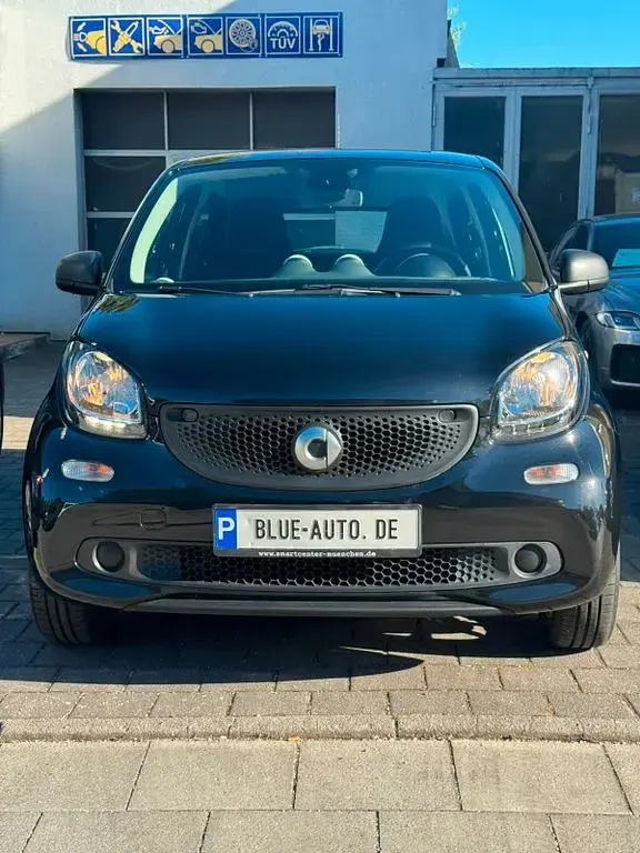 Gebraucht Smart ForFour Basis 71 PS (52 kW) 2017 Schwarz Kleinwagen