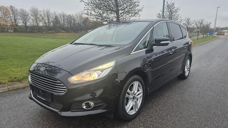 Grau Gebraucht 2016 Ford S-MAX Trend Van / Kleinbus | 7.500 € (Superpreis) - Bild 1/4