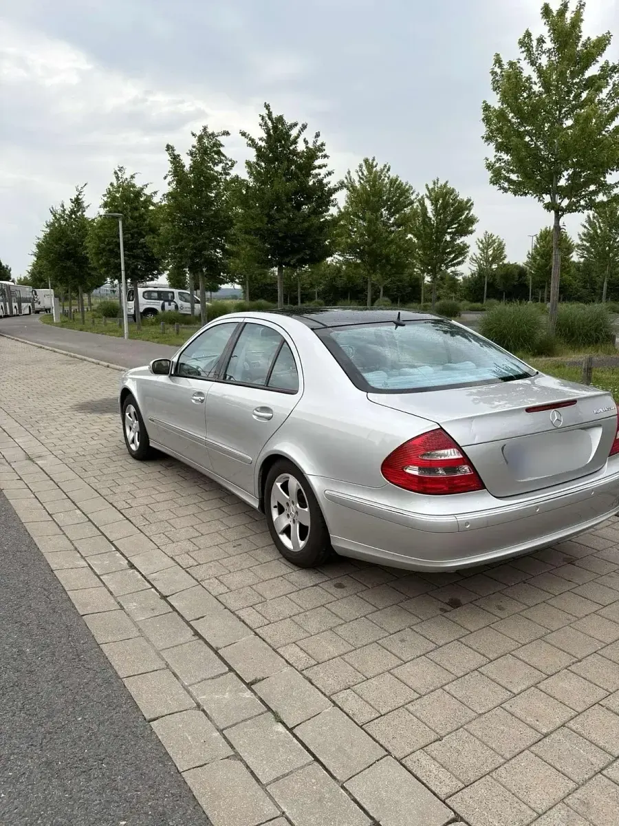 Gebraucht Mercedes E200 Avantgarde 163 PS (119 kW) 2004 Silber Limousine