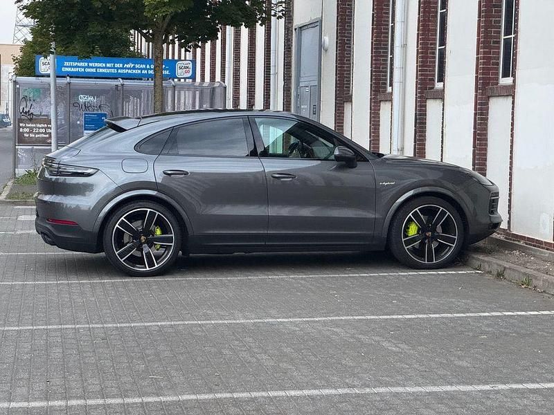 Gebraucht Porsche Cayenne 462 PS (339 kW) 2021 Grau SUV
