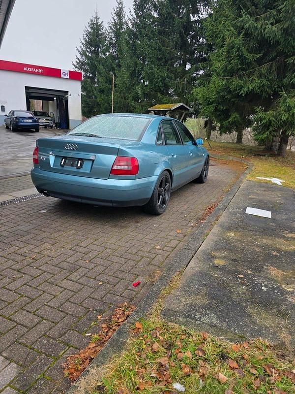 Gebraucht Audi A4 Ambition 101 PS (74 kW) 1999 Grün Limousine