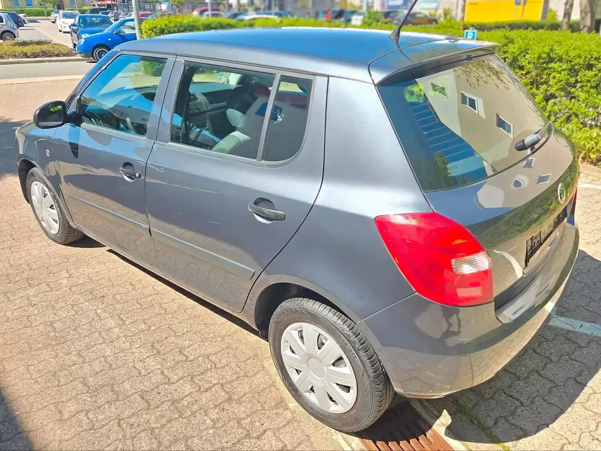 Second-hand Skoda Fabia 60 CP (44 kW) 2011 Gri Hatchback
