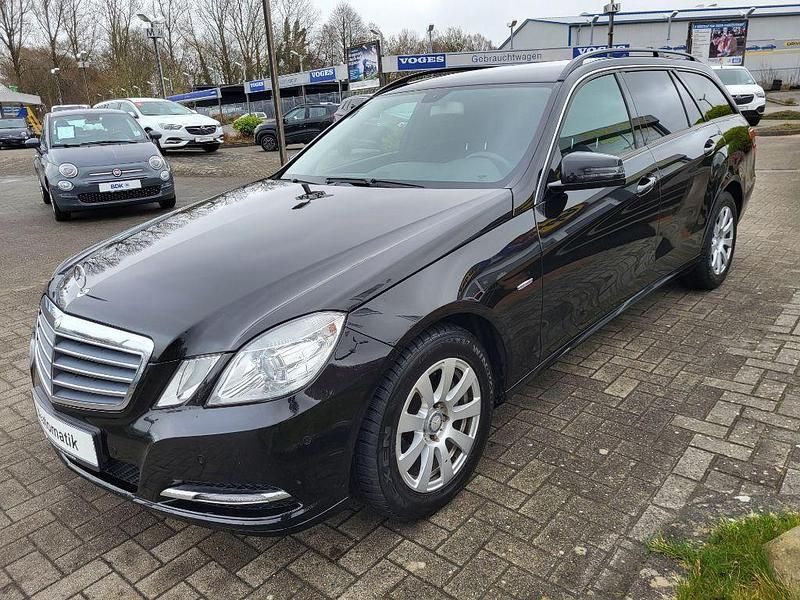 Gebraucht Mercedes E220 170 PS (125 kW) 2011 Schwarz Kombi
