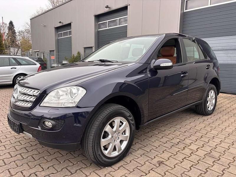 Gebraucht Mercedes ML320 224 PS (164 kW) 2007 Blau SUV