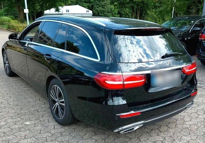Gebraucht Mercedes E200 197 PS (144 kW) 2020 Schwarz Kombi