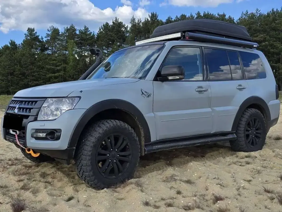 Gebraucht Mitsubishi Pajero Instyle 200 PS (147 kW) 2011 Grau SUV