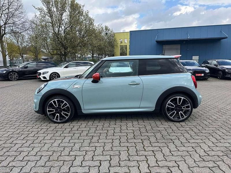 Gebraucht Mini Cooper S 192 PS (141 kW) 2019 Sonderlack ice blue Kleinwagen