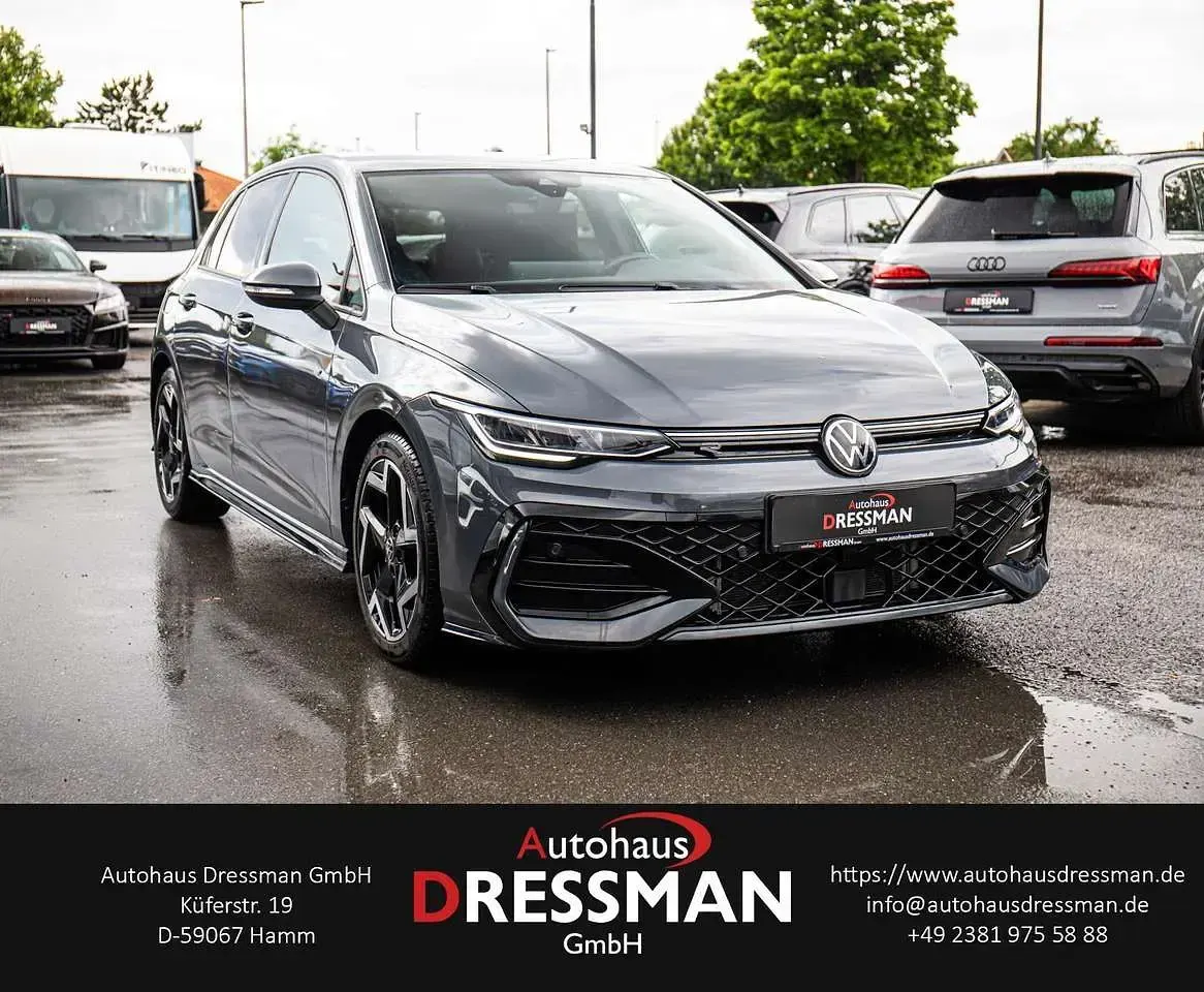 Gebraucht VW Golf VIII R-line 150 PS (110 kW) 2025 Delfingrau metallic Limousine