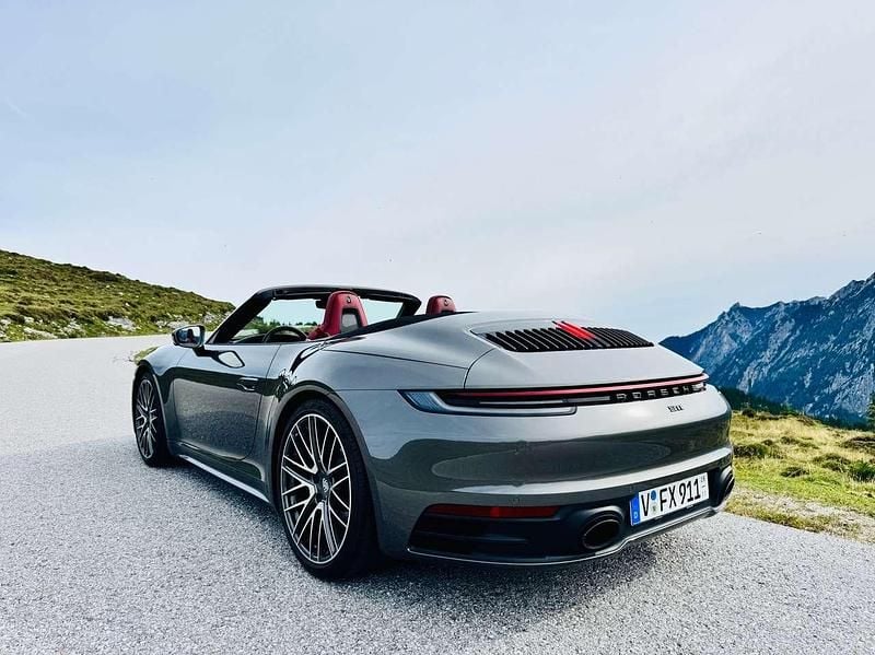 Gebraucht Porsche 992 450 PS (330 kW) 2021 Grau Cabrio