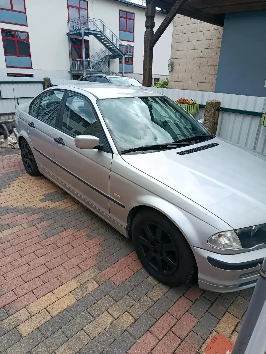 Gebraucht BMW 320 150 PS (110 kW) 2000 Limousine