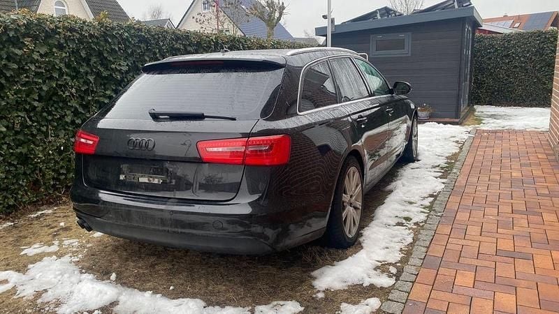 Gebraucht Audi A6 Ambiente 177 PS (130 kW) 2012 Schwarz Kombi