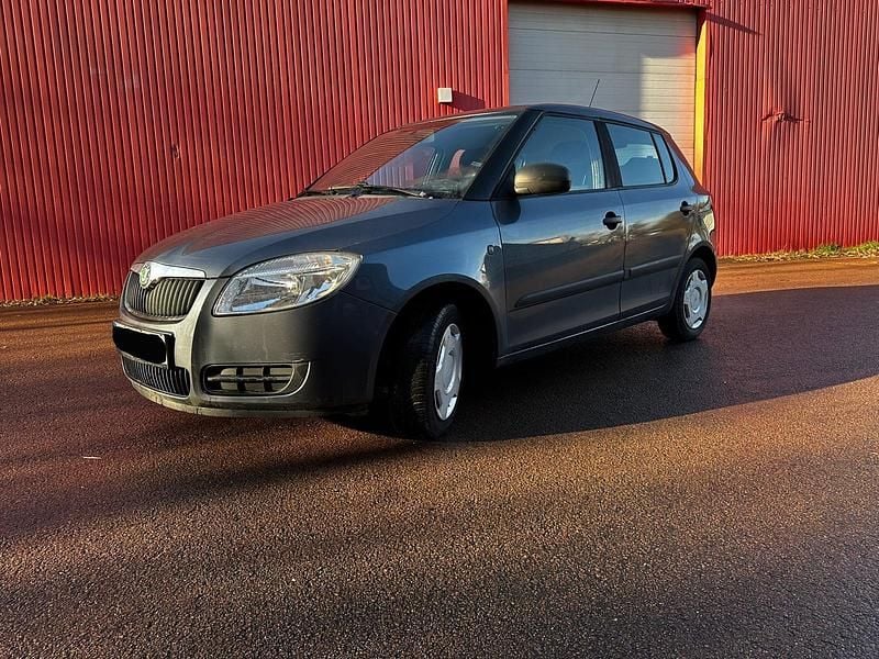 Gebraucht Skoda Fabia 69 PS (50 kW) 2010 Grau Limousine