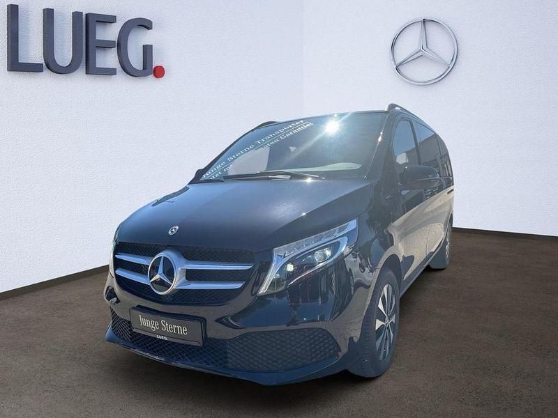 Schwarz Gebraucht 2022 Mercedes V250 Van / Kleinbus | 59.885 € (Etwas zu teuer) - Bild 1/4