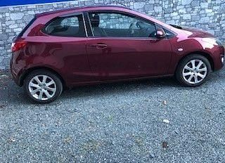 Rot Gebraucht 2012 Mazda 2 Prime-Line Limousine | 4.600 € (Fairer Preis) - Bild 1/4