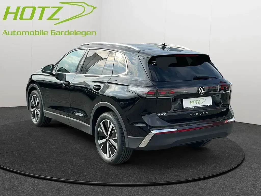 Neu VW Tiguan Elegance 150 PS (110 kW) 2025 Grenadillschwarz metallic SUV