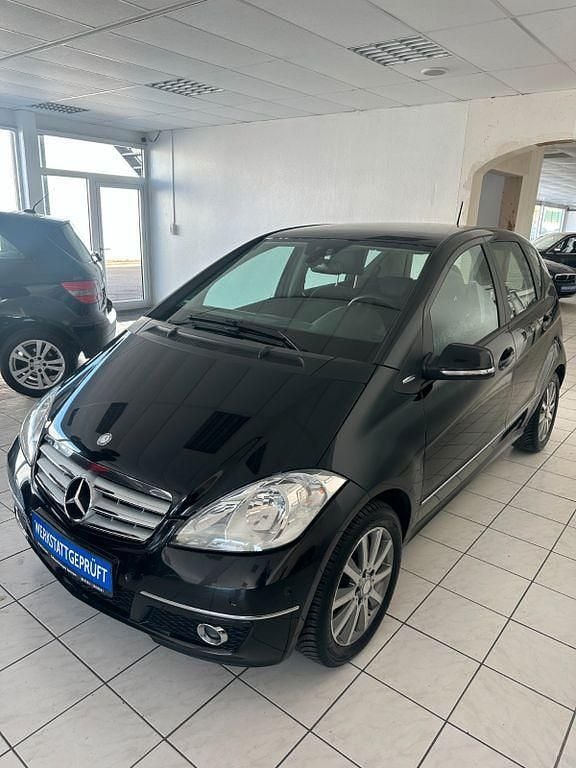 Schwarz Gebraucht 2012 Mercedes A180 Avantgarde Van / Kleinbus | 6.200 € (Fairer Preis) - Bild 1/4