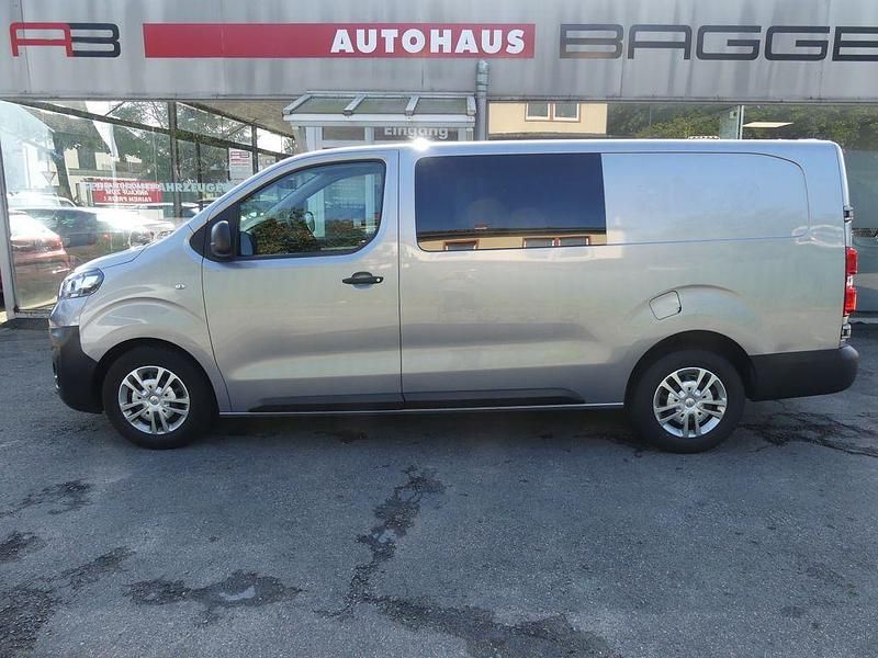 Grau Gebraucht 2022 Opel Vivaro Edition Van | 18.990 € (Fairer Preis) - Bild 1/4