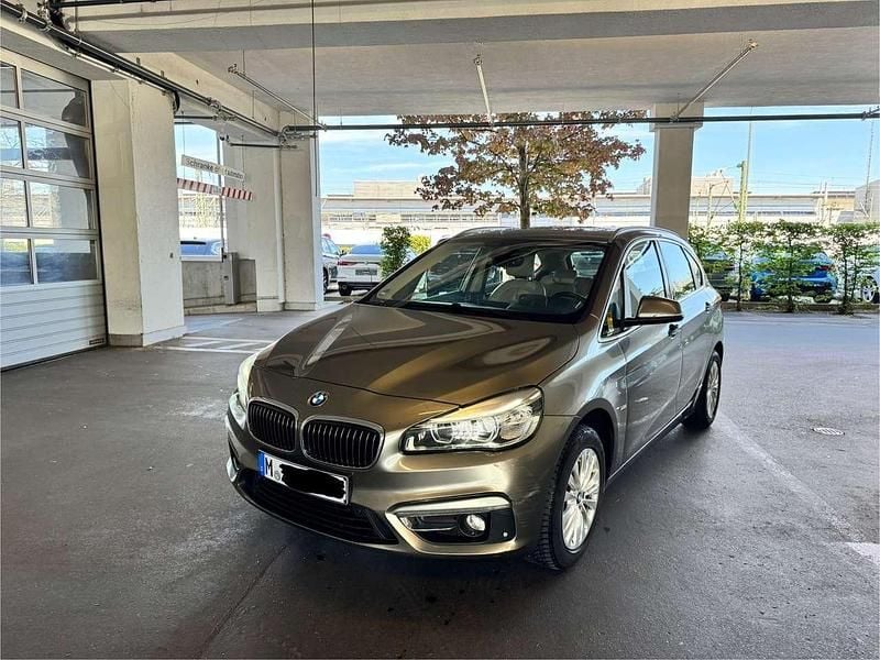 Bronze Gebraucht 2016 BMW 220 Luxury Line Kombi | 10.500 € (Superpreis) - Bild 1/4
